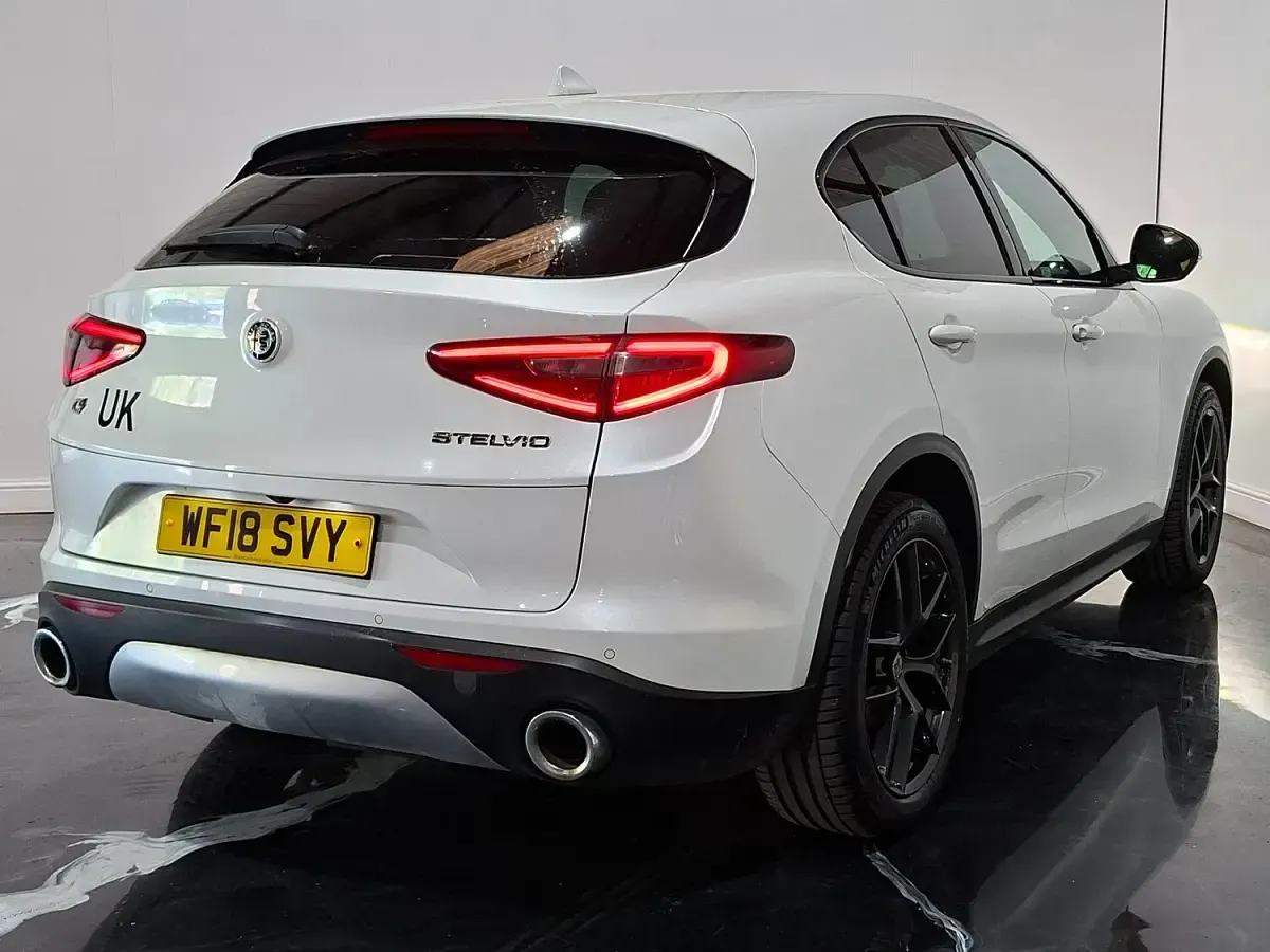 Used Alfa Romeo Stelvio 210 HP (154 kW) 2018 White SUV