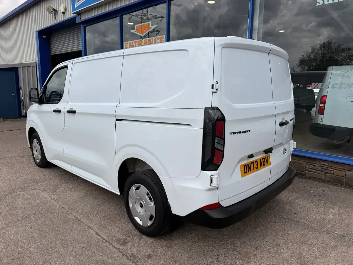 Usado Ford Transit Custom Trend 110 HP (80 kW) 2024 Branco Van