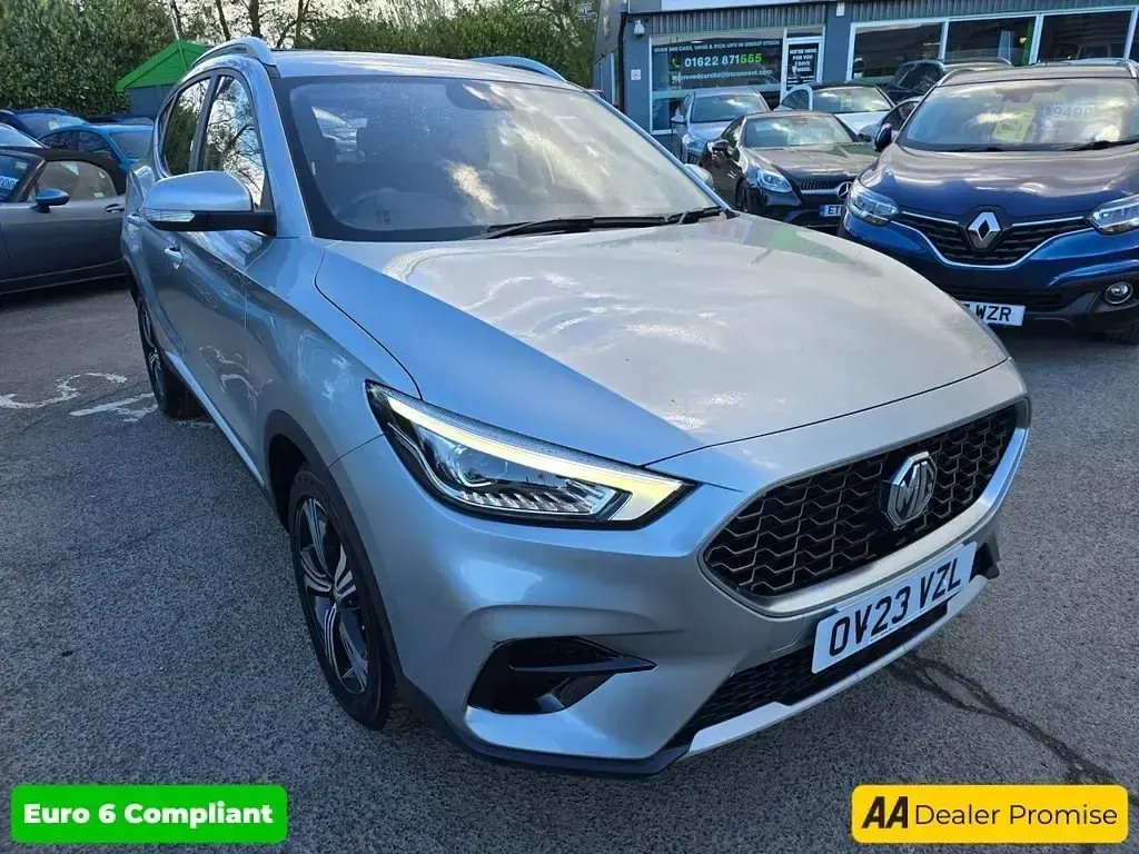 Usado MG ZS Excite 2023 Plateado Utilitario