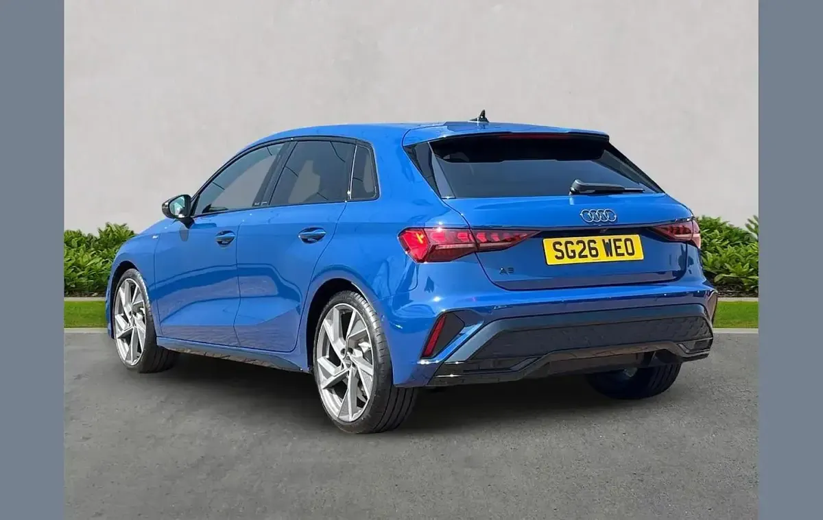 Used Audi A3 Advanced 150 HP (110 kW) 2026 Blue Hatchback