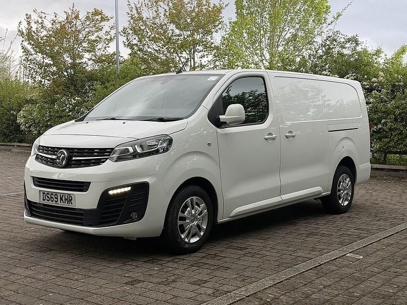 Used Vauxhall Vivaro Sportive 100 HP (73 kW) 2019 White MPV
