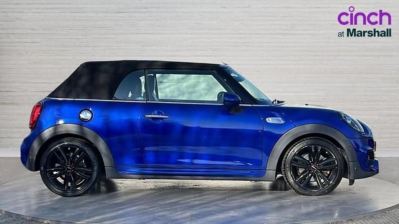 Used Mini Cooper S Comfort 192 HP (141 kW) 2019 Blue Hatchback