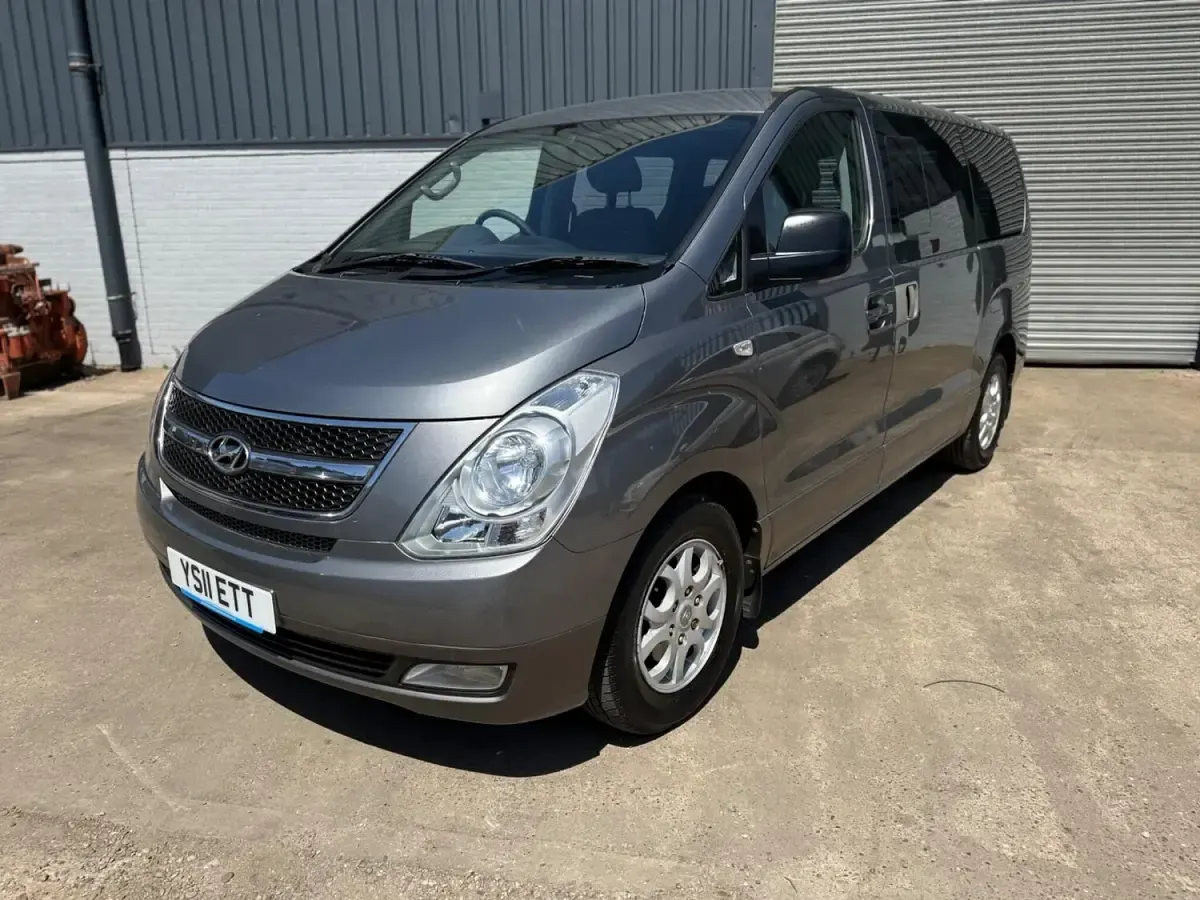 Used Hyundai I800 Style 2011 Grey MPV