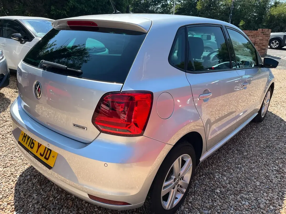 Used VW Polo Match 60 HP (44 kW) 2016 Silver Hatchback