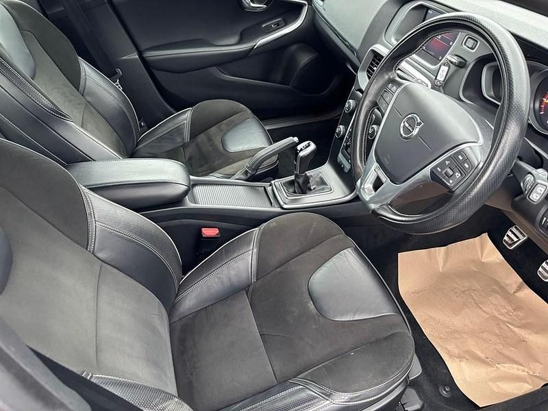Used Volvo V40 R-Design 152 HP (111 kW) 2018 Black Hatchback