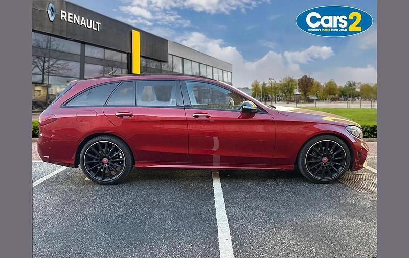 Usado Mercedes C200 AMG line 180 CV (132 kW) 2021 Rojo Familiar