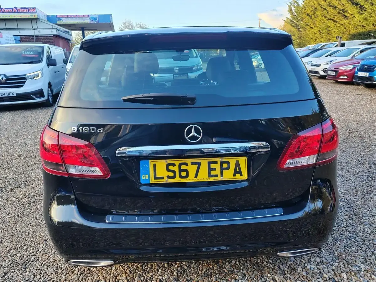 Used Mercedes B180 AMG line 109 HP (80 kW) 2017 Black Hatchback