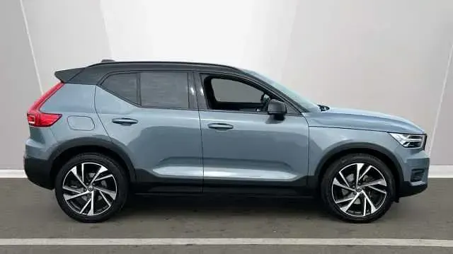 Used Volvo XC40 R-Design Pro 194 HP (142 kW) 2022 SUV
