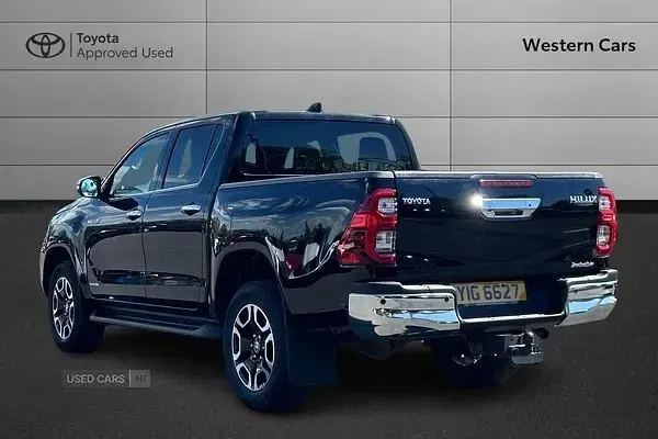 Usado Toyota HiLux 2023 Negro Pickup/Camioneta