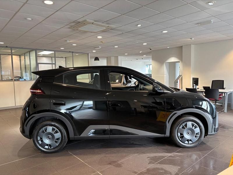 New BYD Dolphin Active 64 kW (88 HP) 2025 Black Hatchback