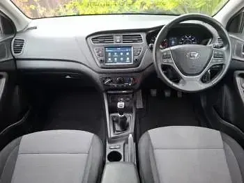 Used Hyundai i20 84 HP (61 kW) 2020 White Hatchback