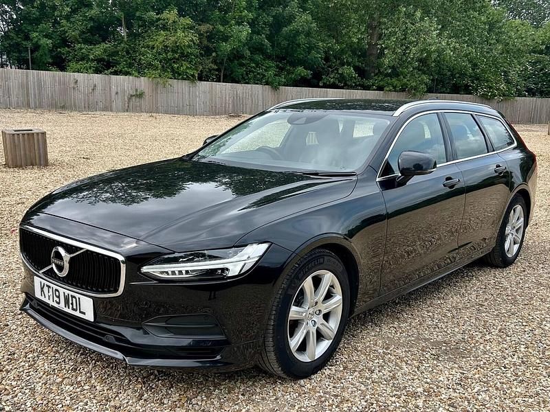 Used Volvo V90 Momentum 2019 Black Estate