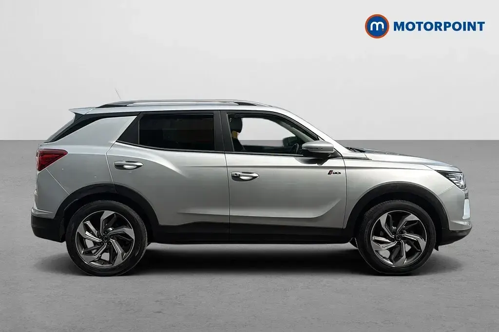 Used SsangYong Korando 163 HP (119 kW) 2020 Silver Estate