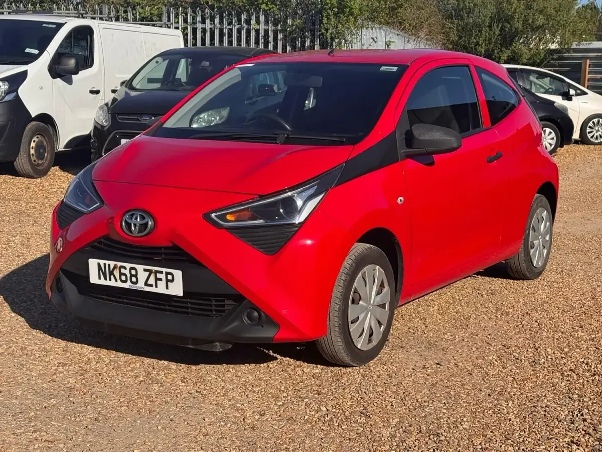 Used Toyota Aygo 70 HP (51 kW) 2018 Red Hatchback