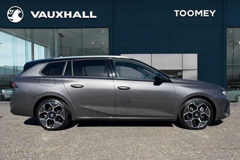 Used Vauxhall Astra Ultimate 178 HP (130 kW) 2024 Grey Estate