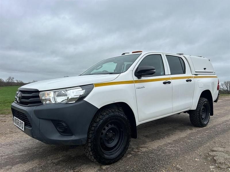 Used Toyota HiLux Active 2018 White Pickup