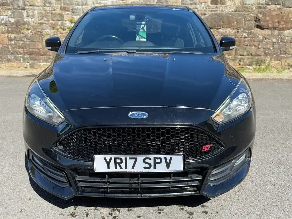 Used Ford Focus ST 185 HP (136 kW) 2017 Black Hatchback