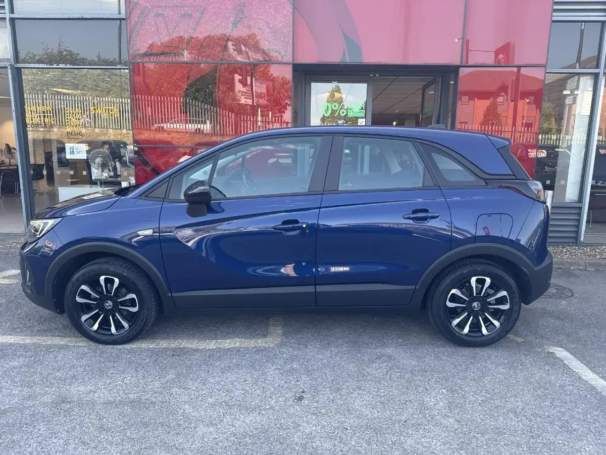 Used Vauxhall Crossland Design Edition 82 HP (60 kW) 2022 Blue SUV