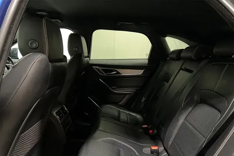 Begagnad Jaguar F-Pace R-Dynamic 201 HK (147 kW) 2021 Blå SUV
