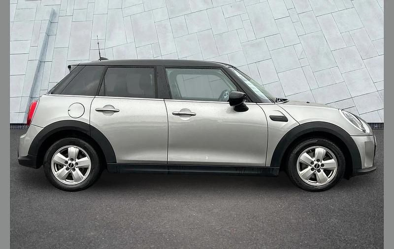 Used Mini Cooper Classic 134 HP (98 kW) 2022 Silver Hatchback