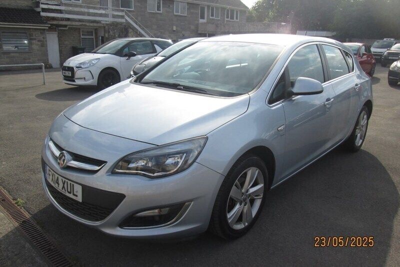 Silver Used 2014 Vauxhall Astra SRi Hatchback | £4,999 (A bit pricey) - Image 1/1