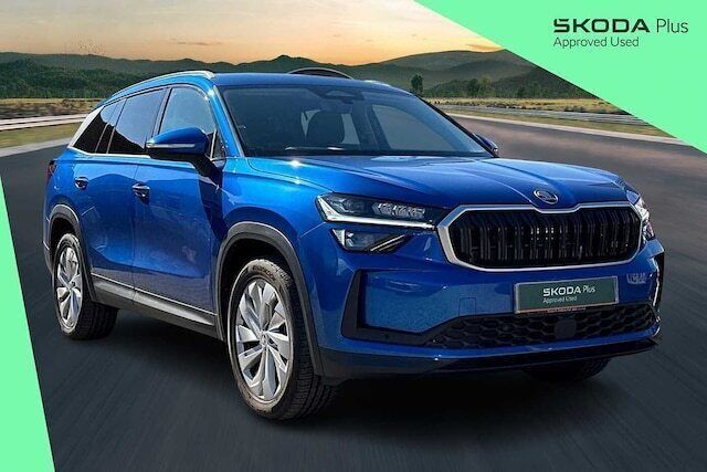 Race blue metallic Used 2024 Skoda Kodiaq SE L SUV | £32,543 - Image 1/4