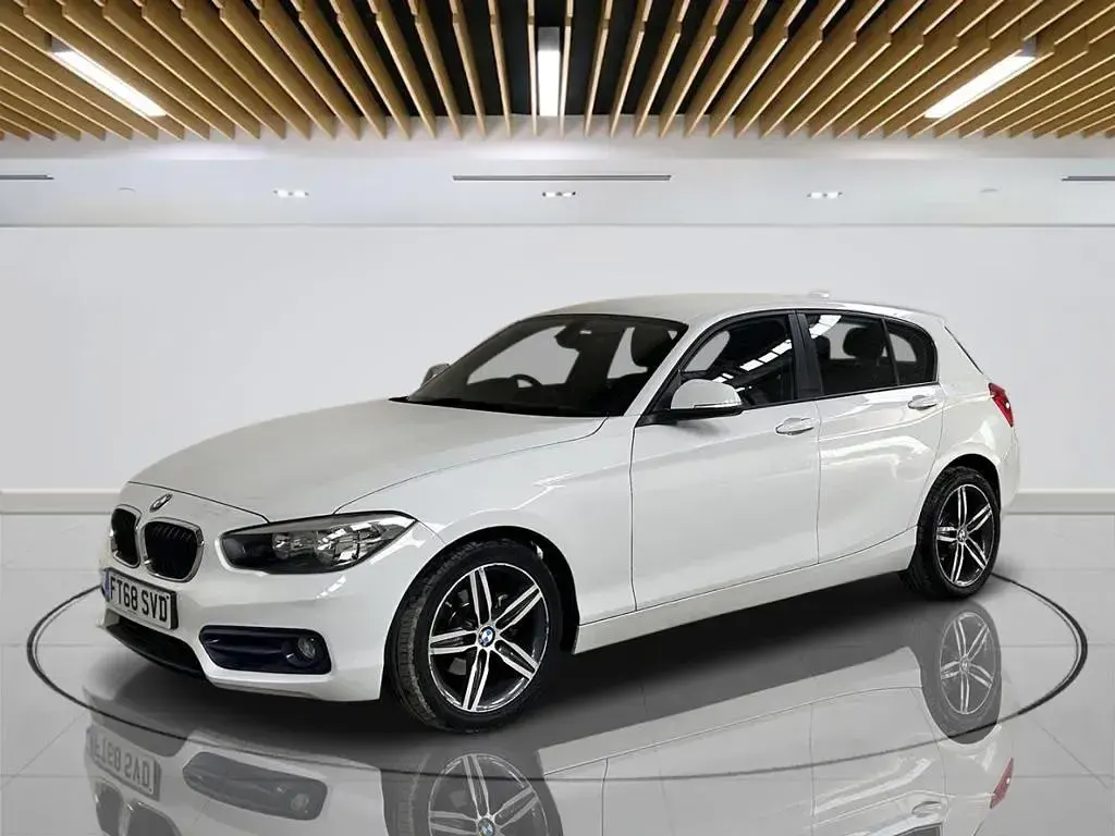 Used BMW 118 Sport Line 136 HP (100 kW) 2018 White Hatchback