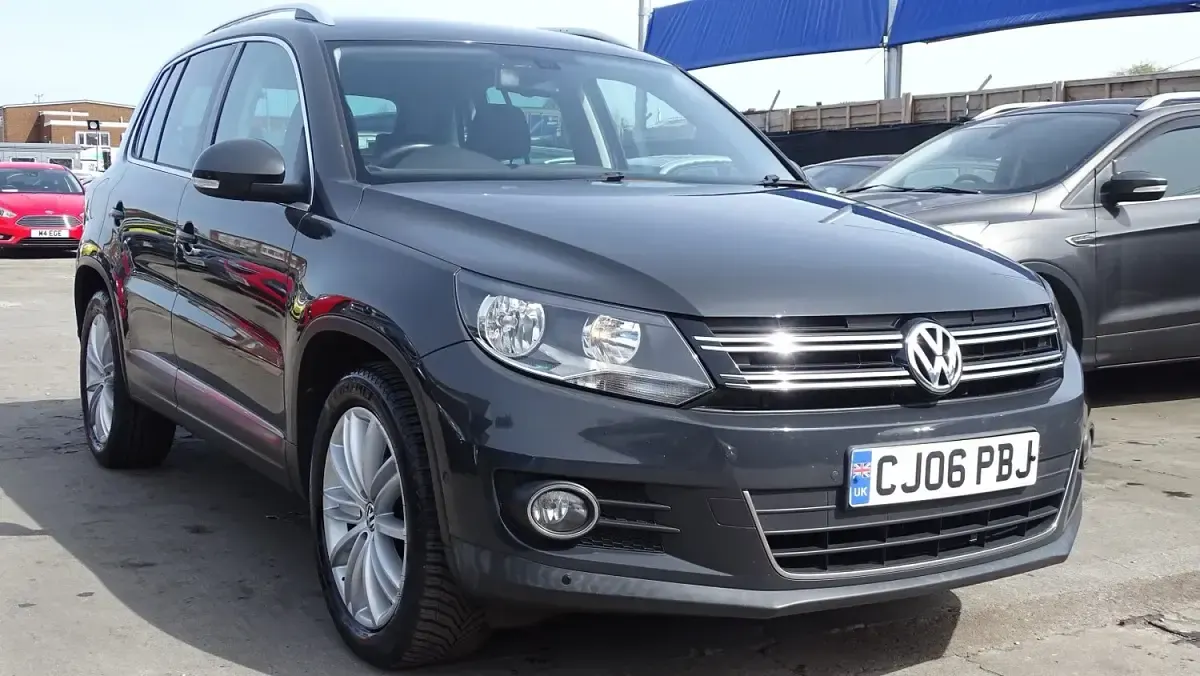 Usado VW Tiguan Edition 150 CV (110 kW) 2016 Gris SUV