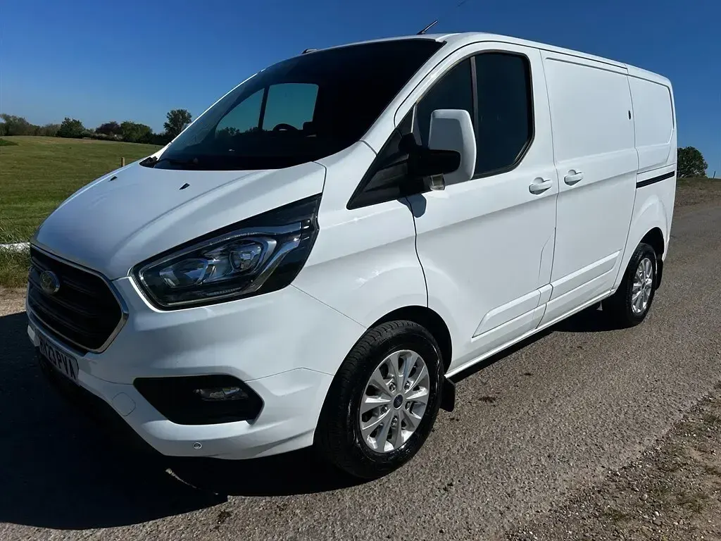 Used Ford Transit Custom Limited 130 HP (95 kW) 2023 White Van