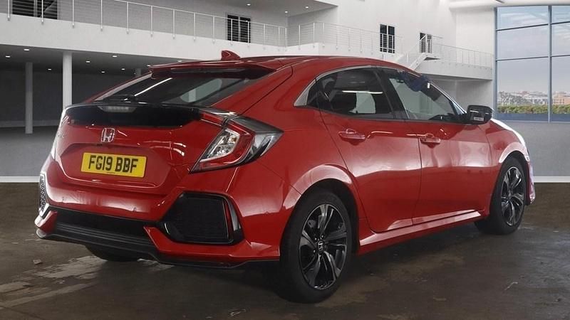 Begagnad Honda Civic SR 126 HK (92 kW) 2019 Röd Halvkombi