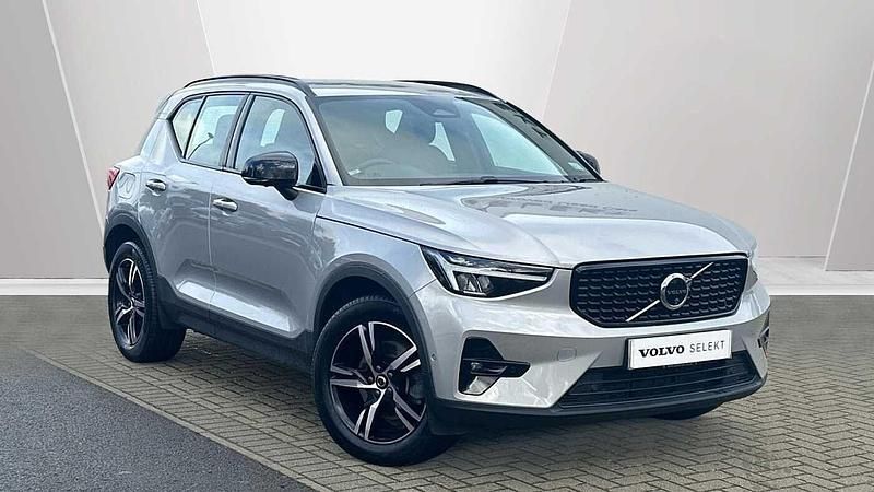 Used Volvo XC40 Plus 163 HP (119 kW) 2023 Silver SUV