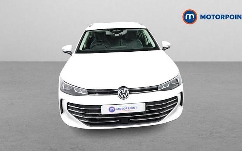 Used VW Passat Life 204 HP (150 kW) 2025 White Estate