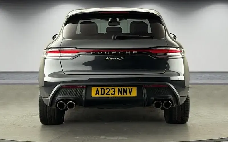 Used Porsche Macan 379 HP (278 kW) 2025 SUV