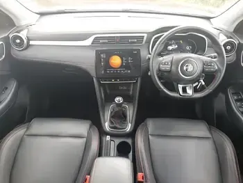 Usado MG ZS Exclusive 106 HP (77 kW) 2024 Branco SUV