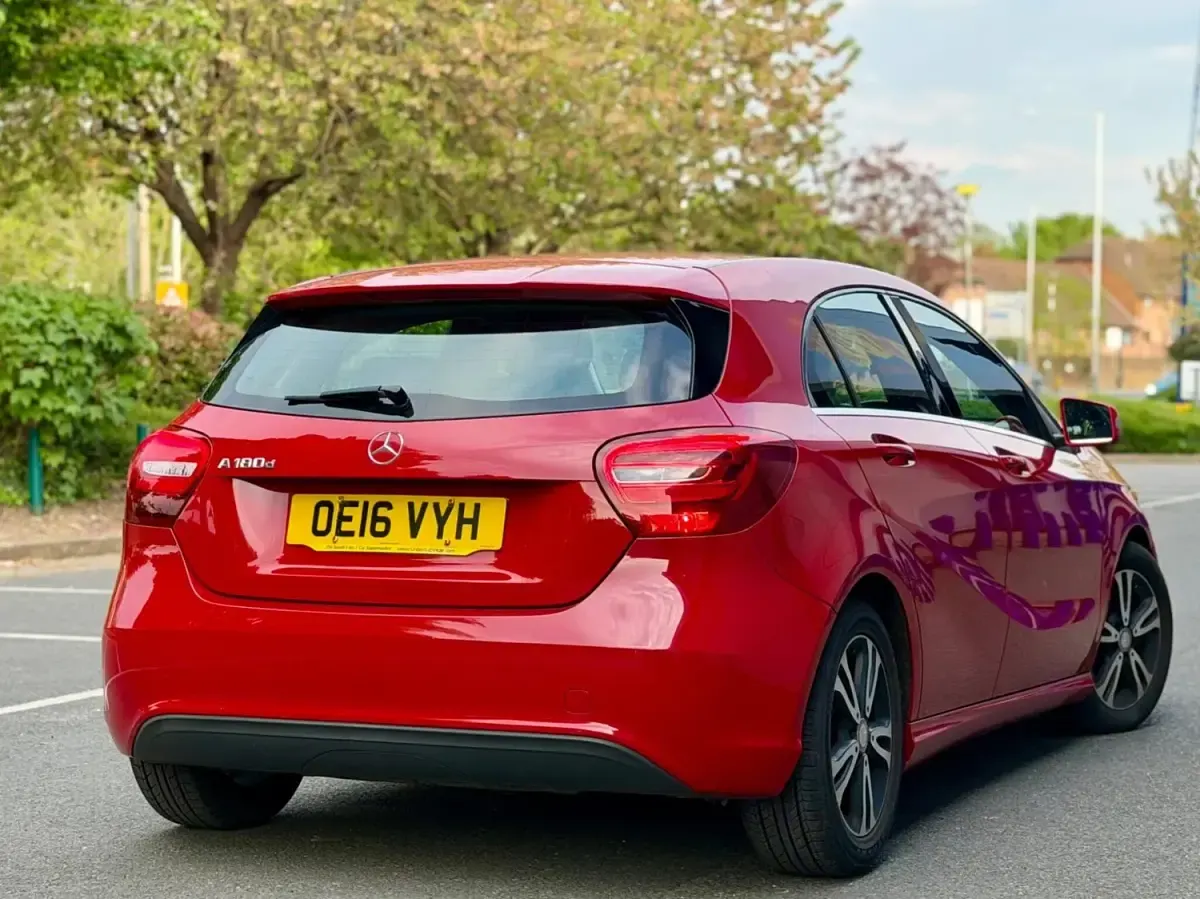 Usado Mercedes A180 SE 2016 Vermelho Citadino