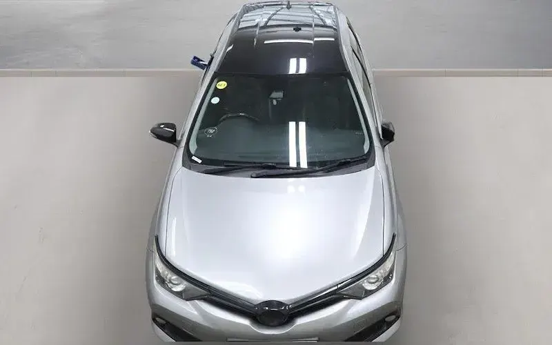 Used Toyota Auris Hybrid 136 HP (100 kW) 2017 Grey Hatchback