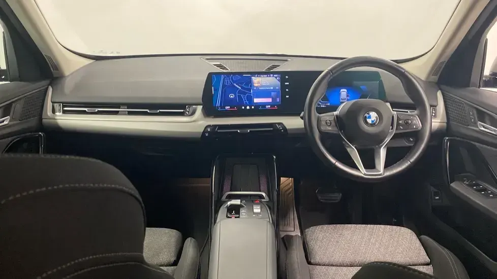 Usado BMW X1 Sport Line 168 HP (123 kW) 2023 Prateado SUV