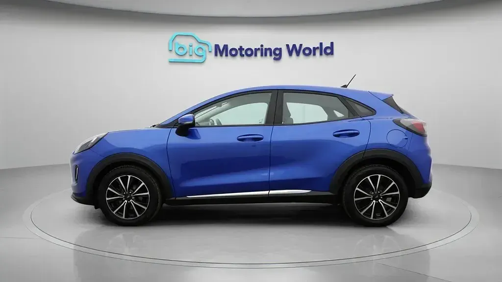 Käytetty Ford Puma Titanium 125 HP (91 kW) 2022 Sininen Katumaasturi