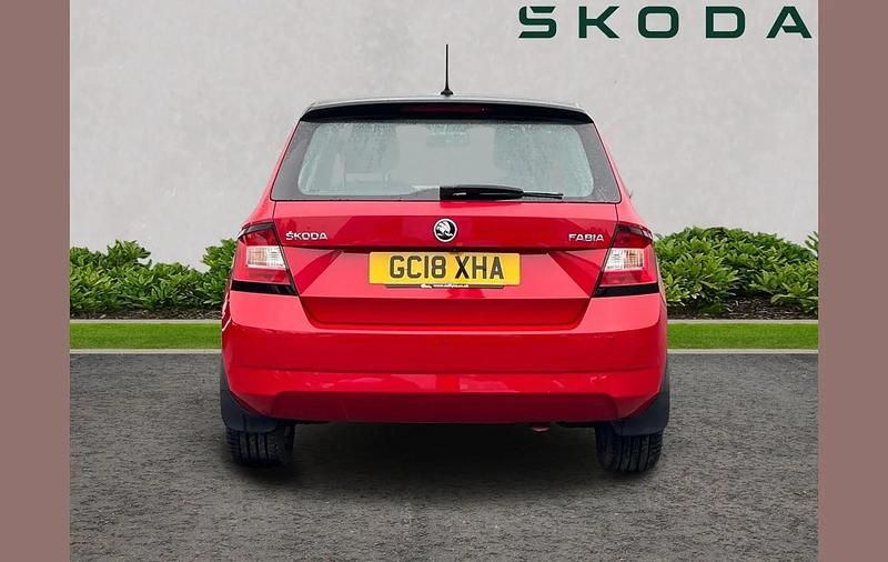 Used Skoda Fabia Colour Edition 94 HP (69 kW) 2018 Red Hatchback