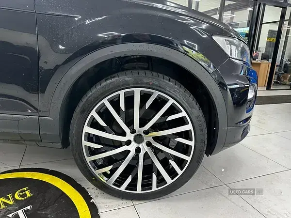 Used VW T-Roc SE 150 HP (110 kW) 2019 Black SUV