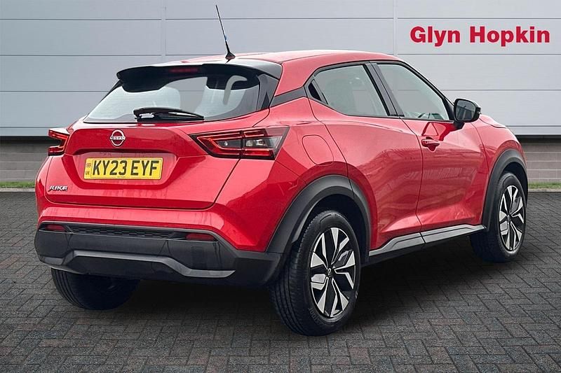 Used Nissan Juke Acenta 114 HP (83 kW) 2023 Red SUV