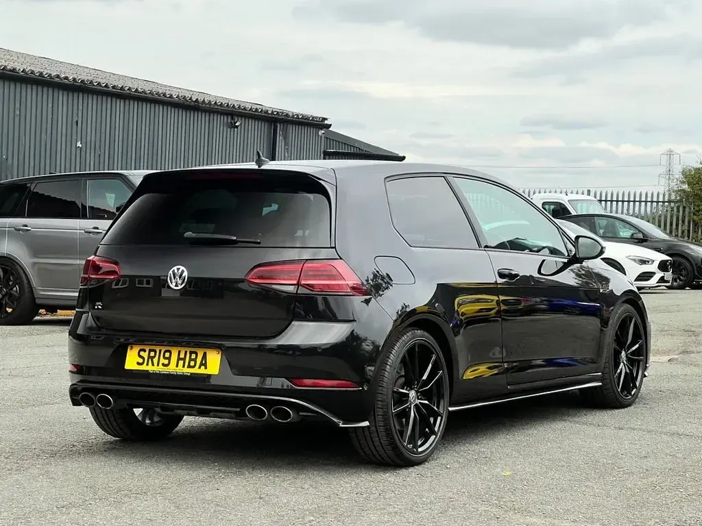 Used VW Golf VII R 300 HP (220 kW) 2019 Black Hatchback