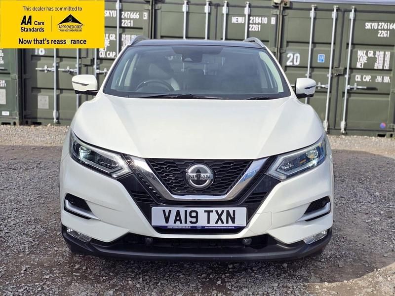 Used Nissan Qashqai Tekna 115 HP (84 kW) 2019 White SUV