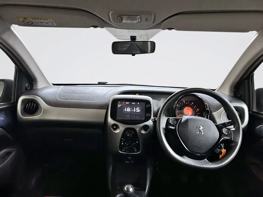 Used Peugeot 108 Active 68 HP (50 kW) 2016 Blue Hatchback