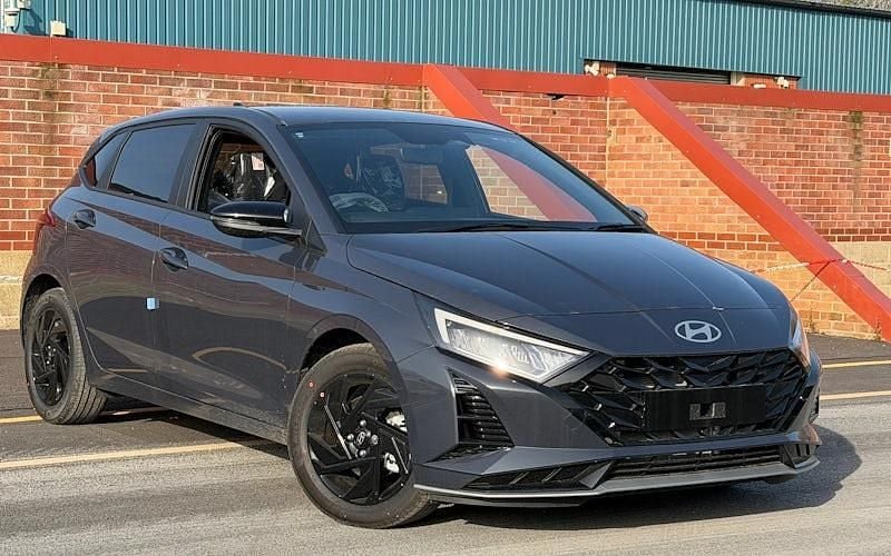 Begagnad Hyundai i20 Blackline 90 HK (66 kW) 2026 Halvkombi