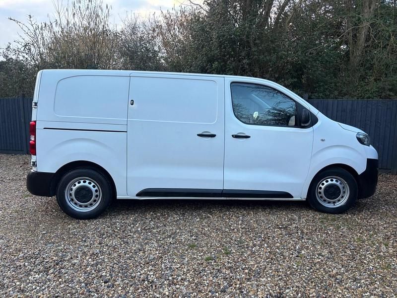 Used Peugeot Expert S 2017 White Van