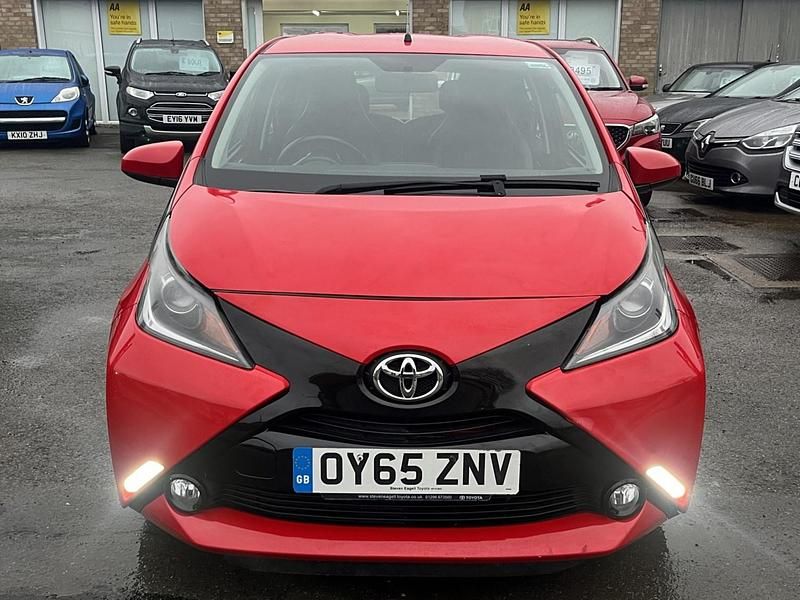 Used Toyota Aygo x-press 2015 Red Hatchback