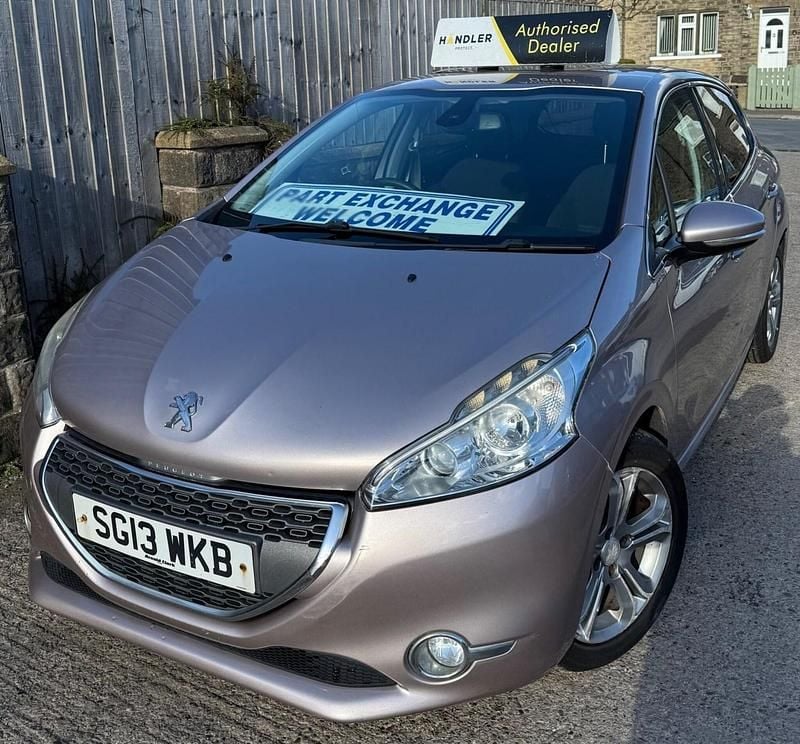 Used Peugeot 208 Allure 2013 Pink Hatchback