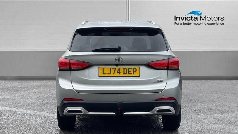 Begagnad MG ZS Trophy 196 HK (144 kW) 2025 Silver Halvkombi