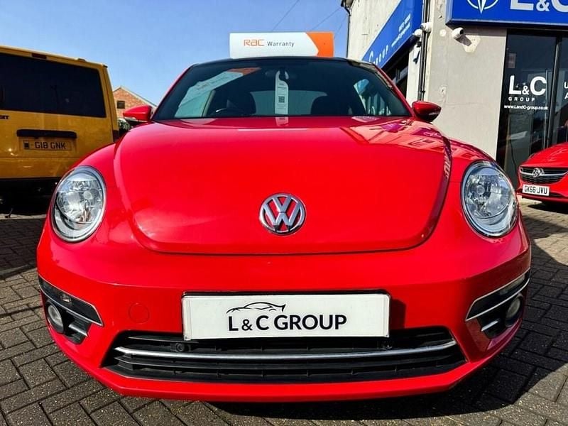 Used VW Beetle Design 105 HP (77 kW) 2018 Red Hatchback